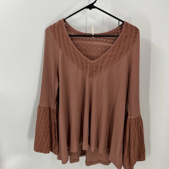 FREE PEOPLE PARISIAN NIGHTS TOP in Sayulita Rose Pink knit bell sleeve top - Picture 2 of 13